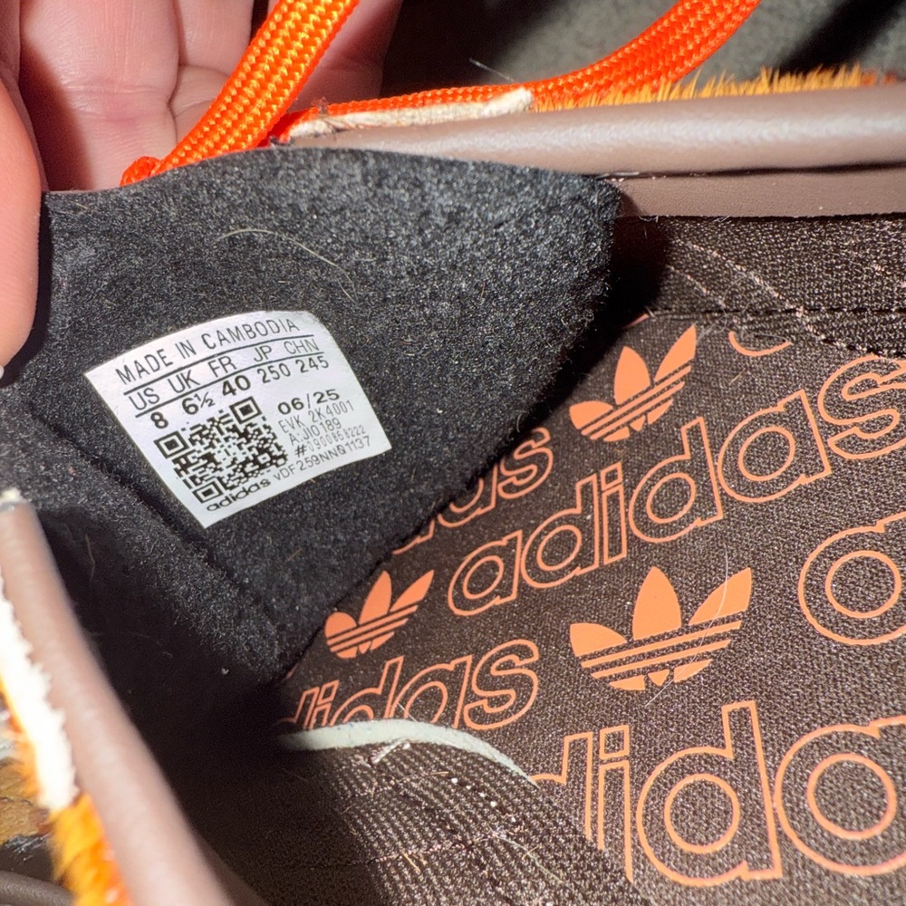 NWB Adidas Originals Sneakers with Orange Accents Size 8W - Picture 4 of 5